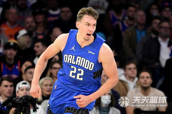 紧张气氛中 紧张气氛中